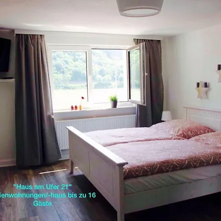 Haus Am Ufer Mit Rheinpanoramablick Lägenhet *