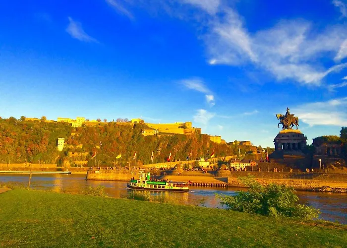 Haus Am Ufer Mit Rheinpanoramablick Apartamento Coblença