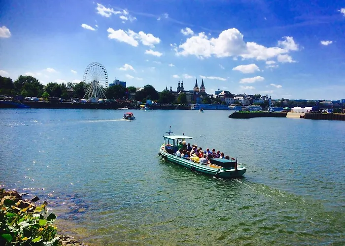 Haus Am Ufer Mit Rheinpanoramablick * Coblença