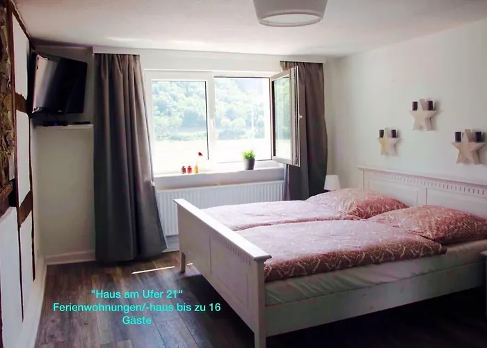 Haus Am Ufer Mit Rheinpanoramablick Apartamento *